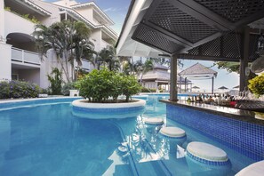 2 bars/lounges, swim-up bar, poolside bar - Bougainvillea Barbados (Maxwell)
