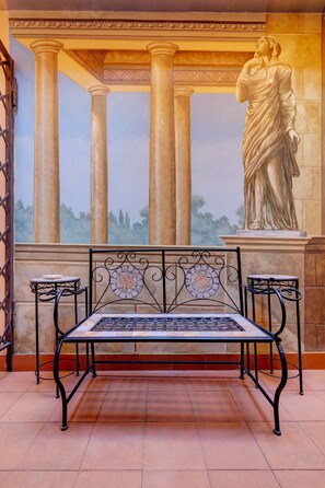 Family Quadruple Room | Minibar, in-room safe, desk, free WiFi