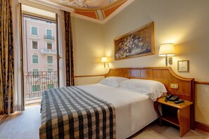 三人房, 陽台 | 迷你吧、客房內保險箱、書桌、免費無線上網