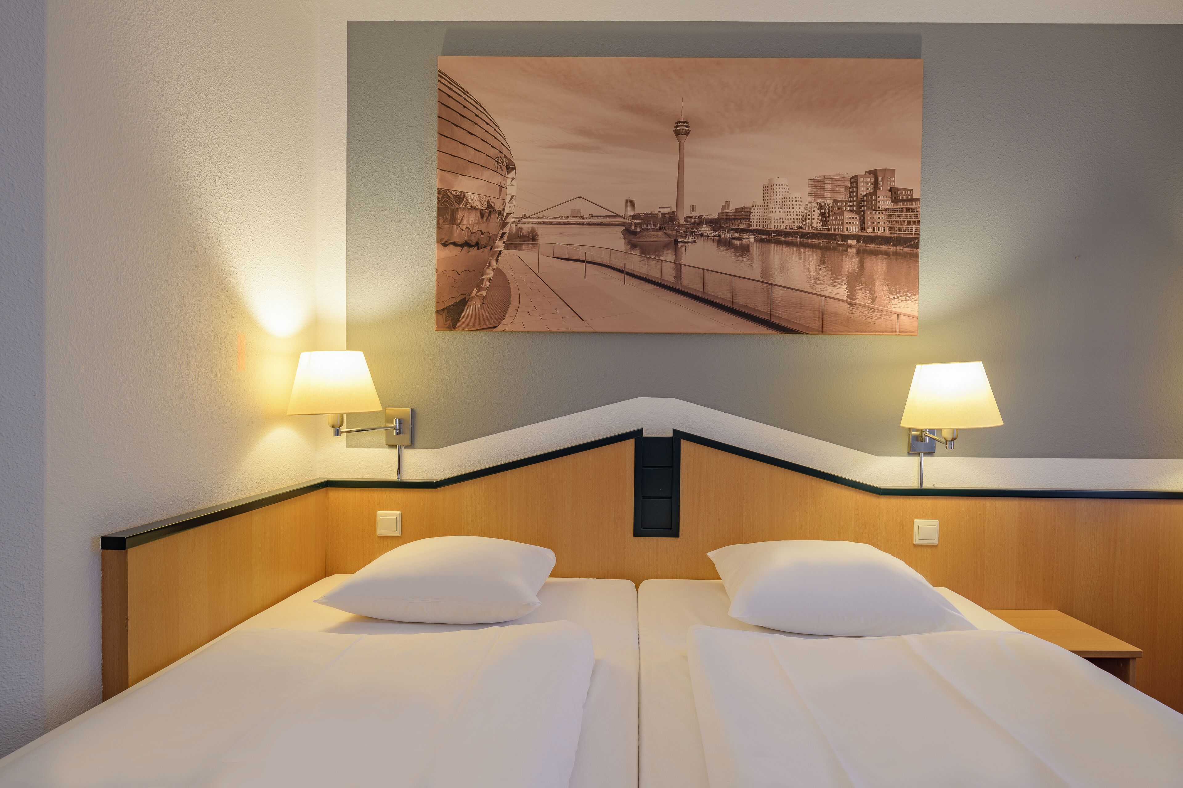 Comfort-Doppelzimmer, 1 Doppelbett | Allergikerbettwaren, Schreibtisch, schallisolierte Zimmer, Zustellbetten