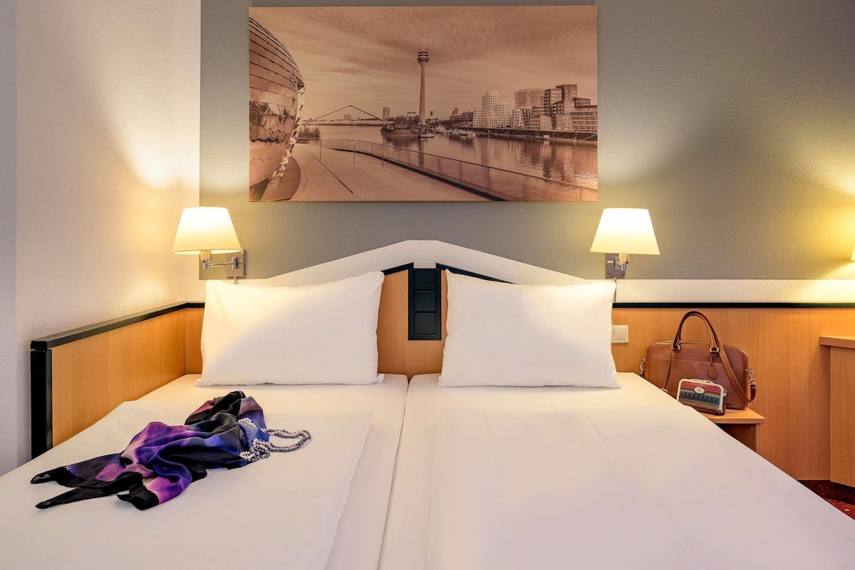 Kamar Double Comfort, 1 Tempat Tidur Double | Seprai antialergi, meja kerja, dan kedap suara
