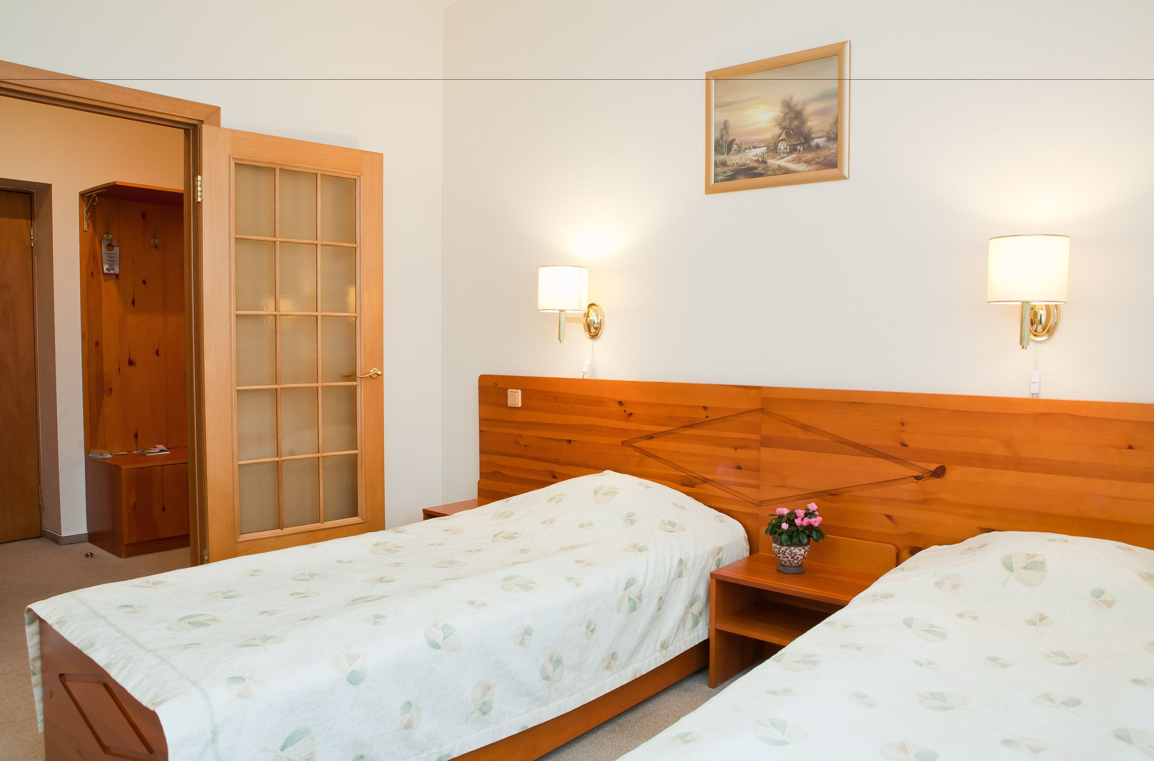 superior room, 1 bedroom | in-room safe, desk, iron/ironing board, free wifi
