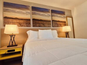 Standard Single Room, 1 Queen Bed, Non Smoking | Premium bedding, pillow-top beds, individually decorated - Nova Inn Resort (Boynton Beach)