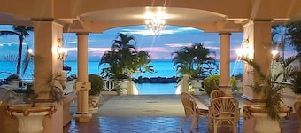 Coco Reef Resort and Spa
