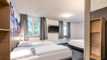 Familienzimmer | Schreibtisch, Verdunkelungsvorhänge, schallisolierte Zimmer