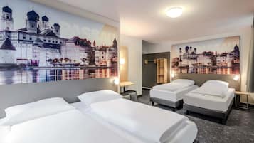 Familienzimmer | Schreibtisch, Verdunkelungsvorhänge, schallisolierte Zimmer