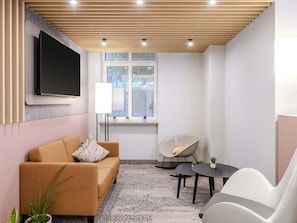 Desk, blackout drapes, soundproofing, free WiFi