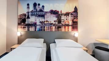 Twin Room | Desk, blackout drapes, soundproofing, free WiFi