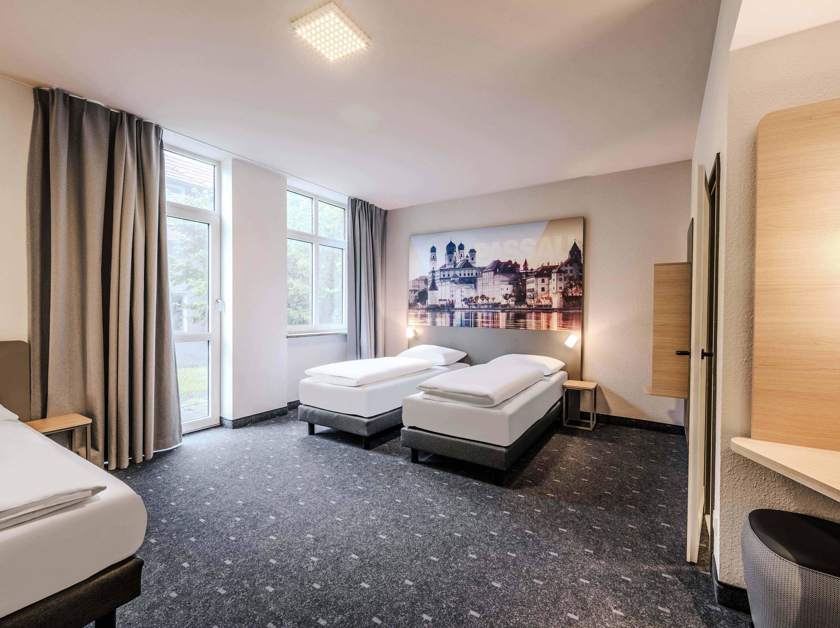 Desk, blackout drapes, soundproofing, free WiFi