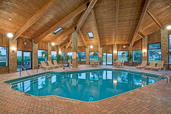 Indoor pool, pool loungers