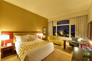Minibar, in-room safe, individually furnished, desk - Equatorial Ho Chi Minh City (Ho Chi Minh City)