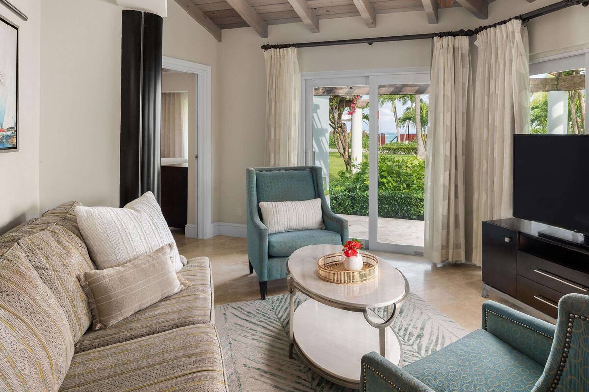 奢華套房, 2 間臥室, 部分海景 (Seaside Two Bedroom Luxury Butler) | 高級寢具、  迷你吧、客房內保險箱、隔音