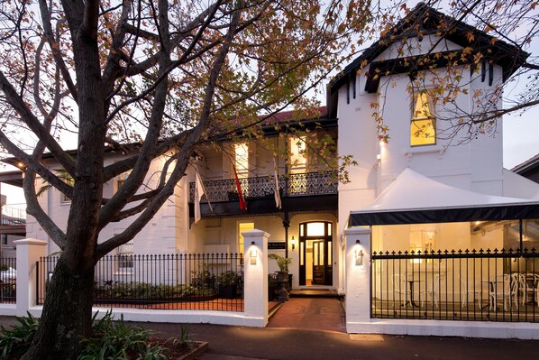 Front of property - evening/night - The Hughenden Boutique Hotel (Woollahra)