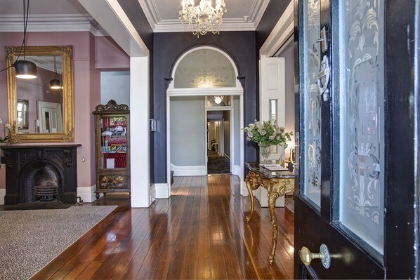 Hallway - The Hughenden Boutique Hotel (Woollahra)