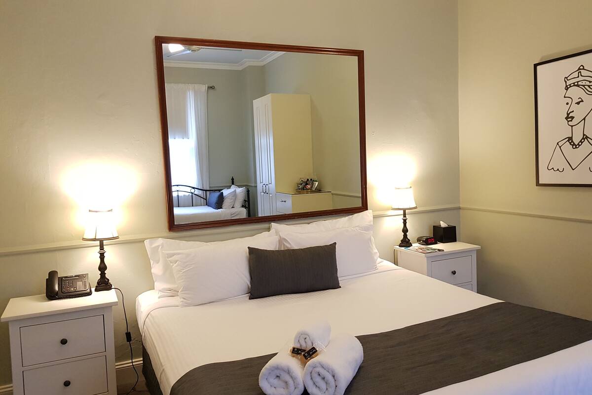 standard plus room | premium bedding, minibar, individually decorated, individually furnished