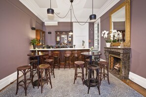 Bar (in der Unterkunft)