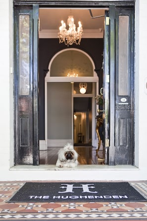 Property entrance - The Hughenden Boutique Hotel (Woollahra)