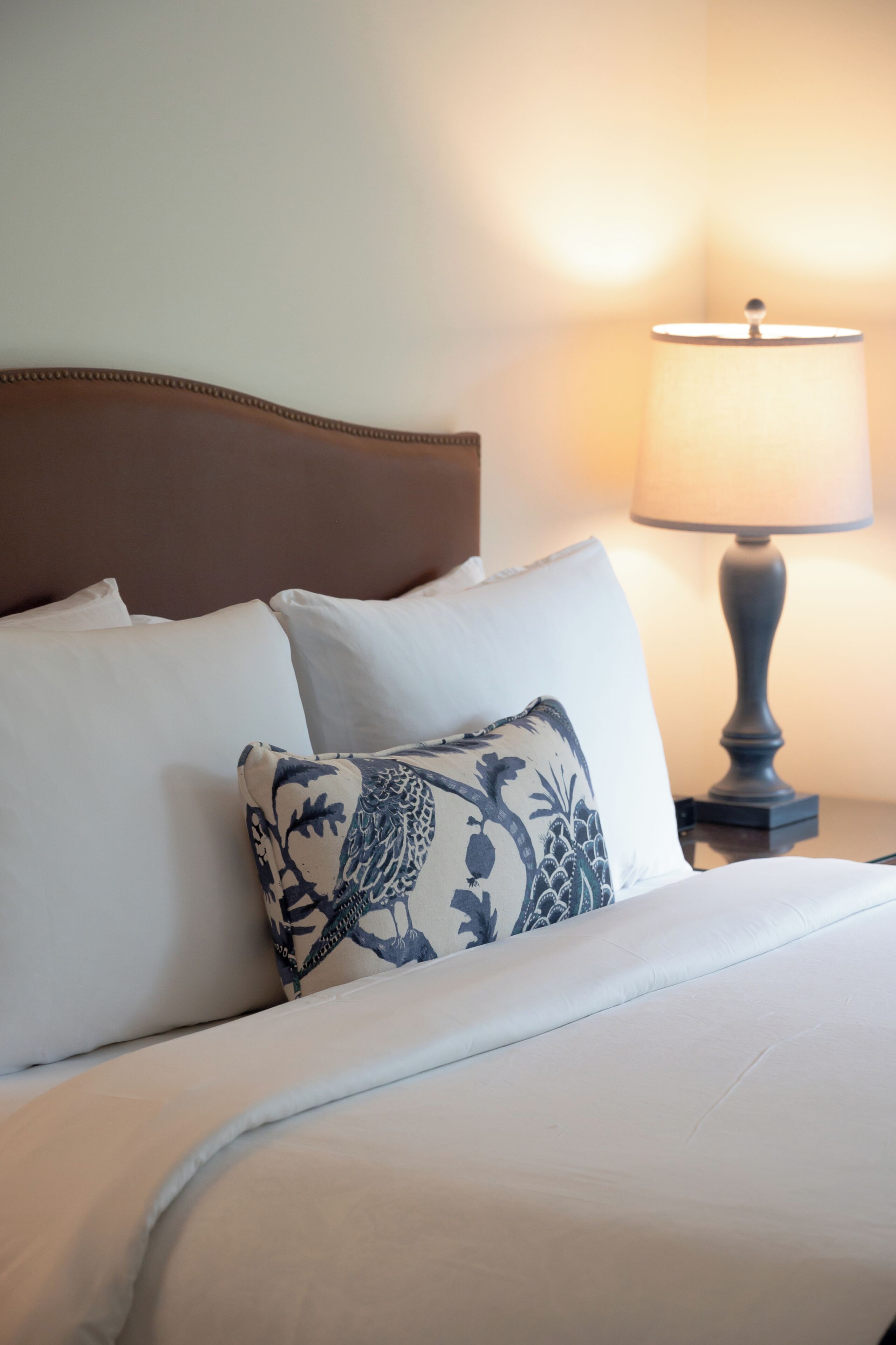 Ropa de cama de alta calidad y colchones con acolchado adicional