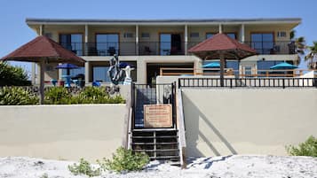 Nyilvános parton és strandlepedők