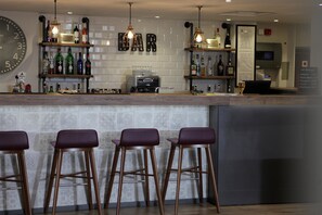 Bar (on property) - Best Western White House Hotel (Watford)