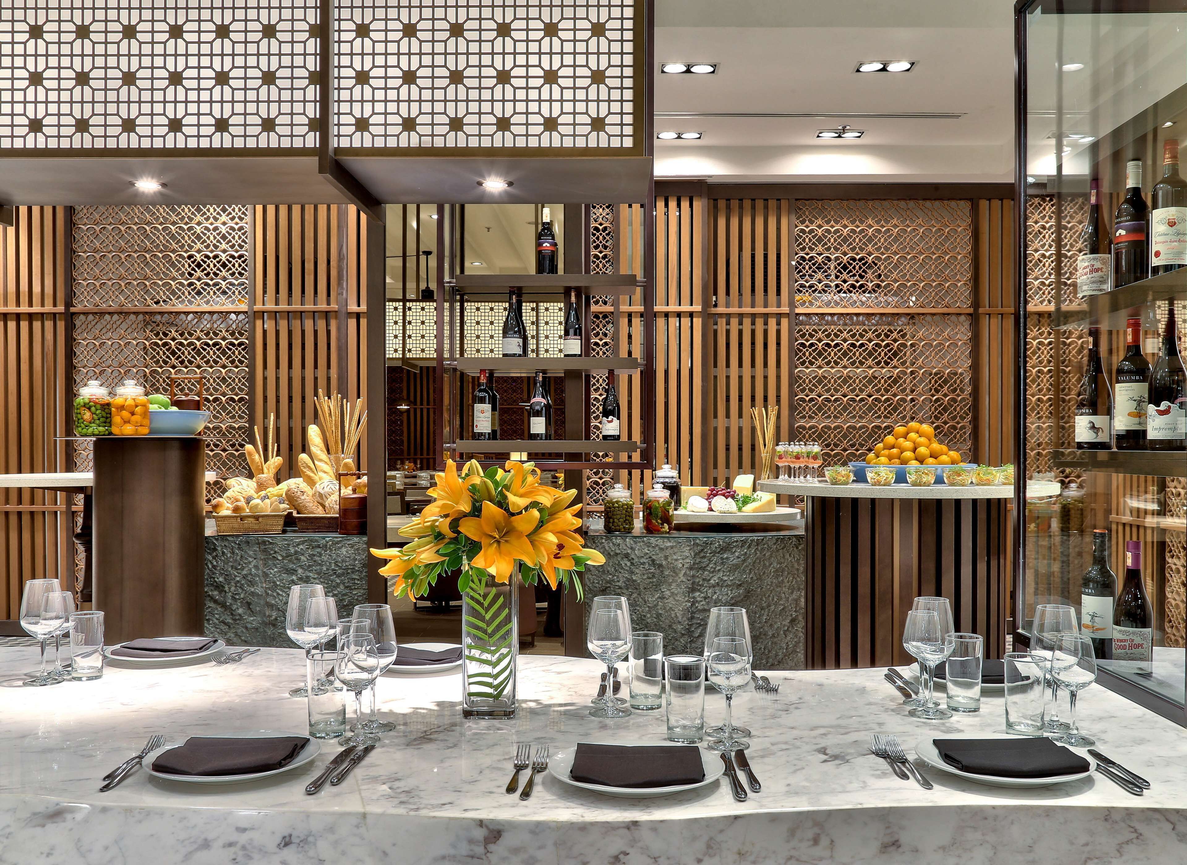 2 restaurants, breakfast, lunch, dinner served; international cuisine