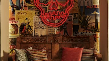 7 restaurants, serveren ontbijt, lunch, diner, Amerikaanse gerechten