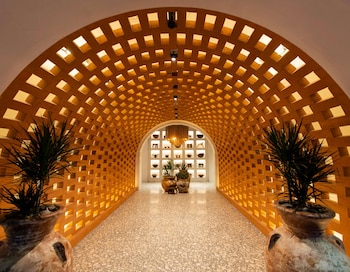 7 restaurants, breakfast, lunch, dinner served; American cuisine at Virgin Hotels Las Vegas, Curio Collection by Hilton