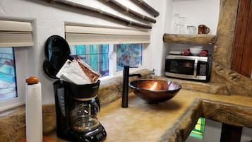 標準客房, 1 張加大雙人床 (Chalet Kilauea Hotel) | 私人小型廚房