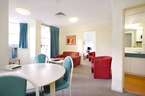 Appartement Standard, 1 chambre | Aire de séjour | Téléviseur, lecteur de DVD