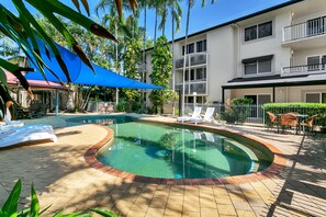 Outdoor pool - Cairns Reef Apartments & Motel (Woree)