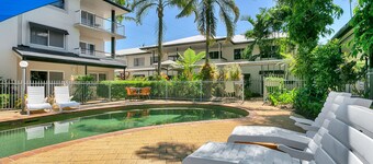 Cairns Reef Apartments & Motel