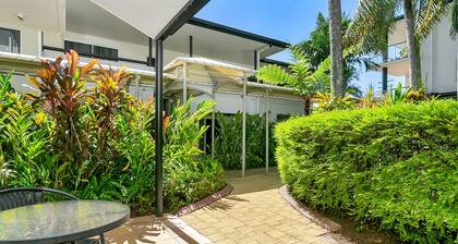 Cairns Reef Apartments & Motel