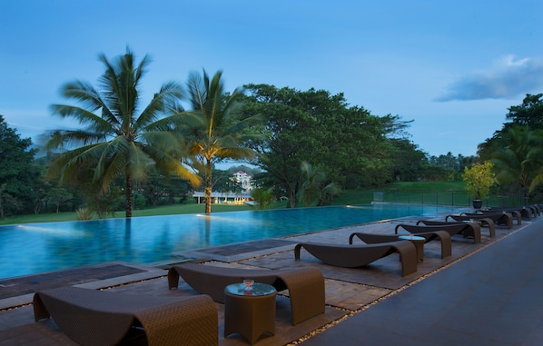 Outdoor pool, pool umbrellas