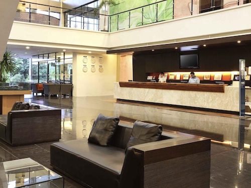 諾富特曼納多高爾夫會議度假酒店