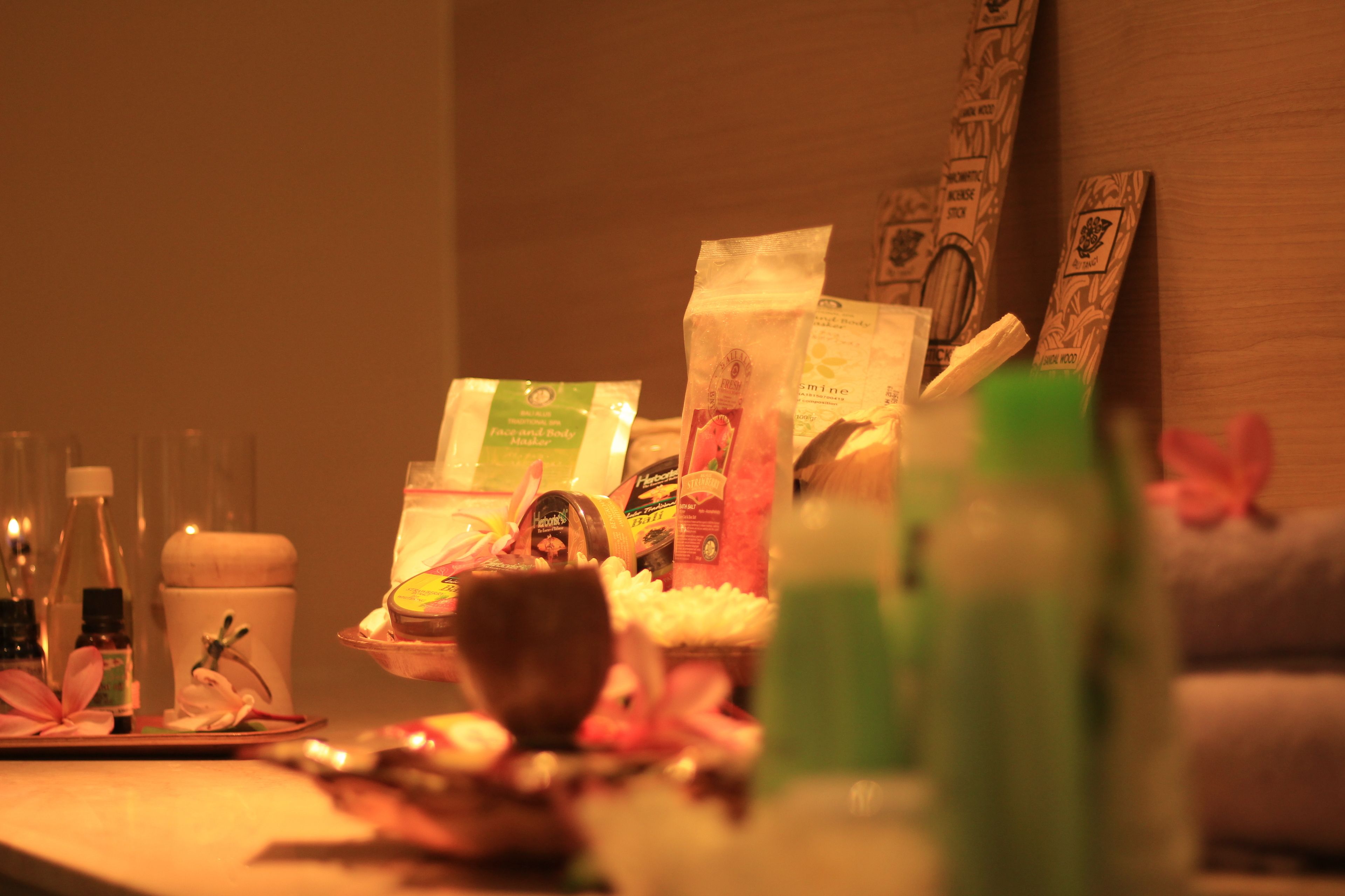 aromatherapy, body scrubs, facials, reflexology, 1 treatment room