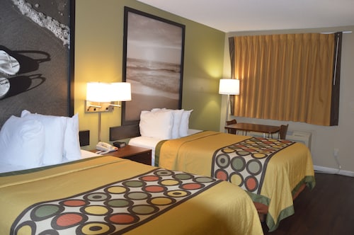 Super 8 by Wyndham Monticello