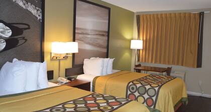 Super 8 by Wyndham Monticello