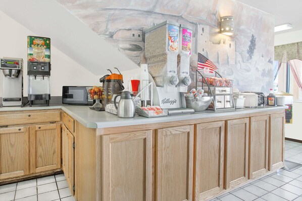 Free daily continental breakfast 
