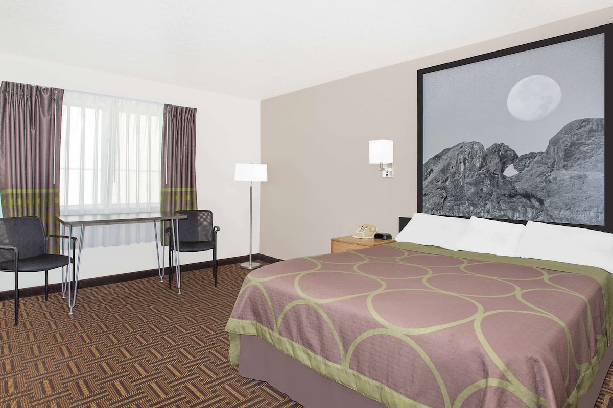 Room, 1 Queen Bed, Accessible, Non Smoking (Mobility Accessible) | Desk, blackout curtains, iron/ironing board, free WiFi