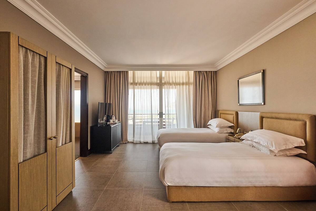Studio Suite, quang cảnh một góc biển | Minibar, két bảo mật tại phòng, bàn, phòng cách âm 