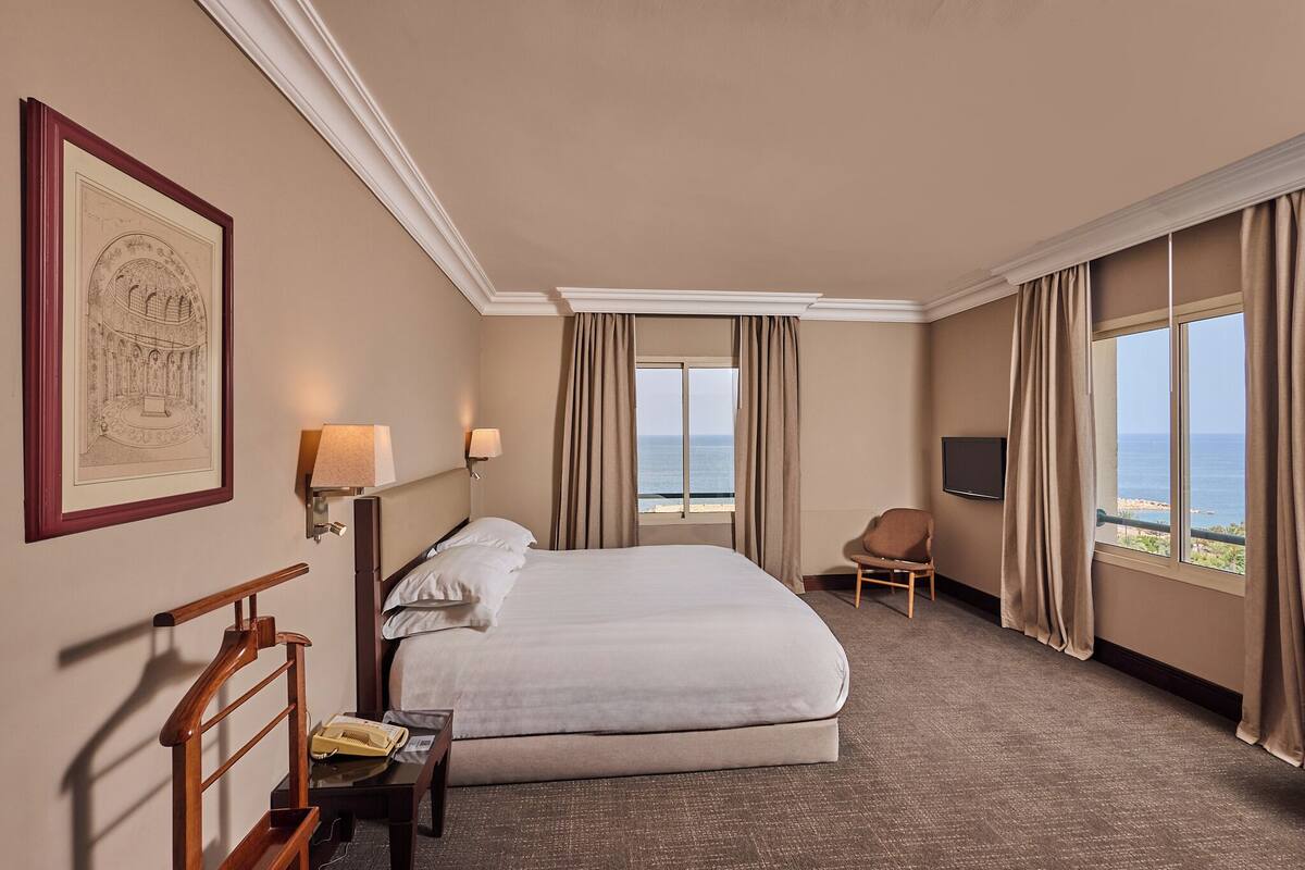 Minibar, két bảo mật tại phòng, bàn, phòng cách âm