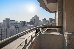 Phòng phong cách cổ điển, 1 giường cỡ king, ban công (Club Lounge Access) | Ban công