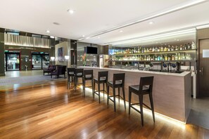 Cocktail bar