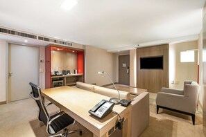 Ropa de cama de alta calidad, colchones con acolchado adicional, minibar