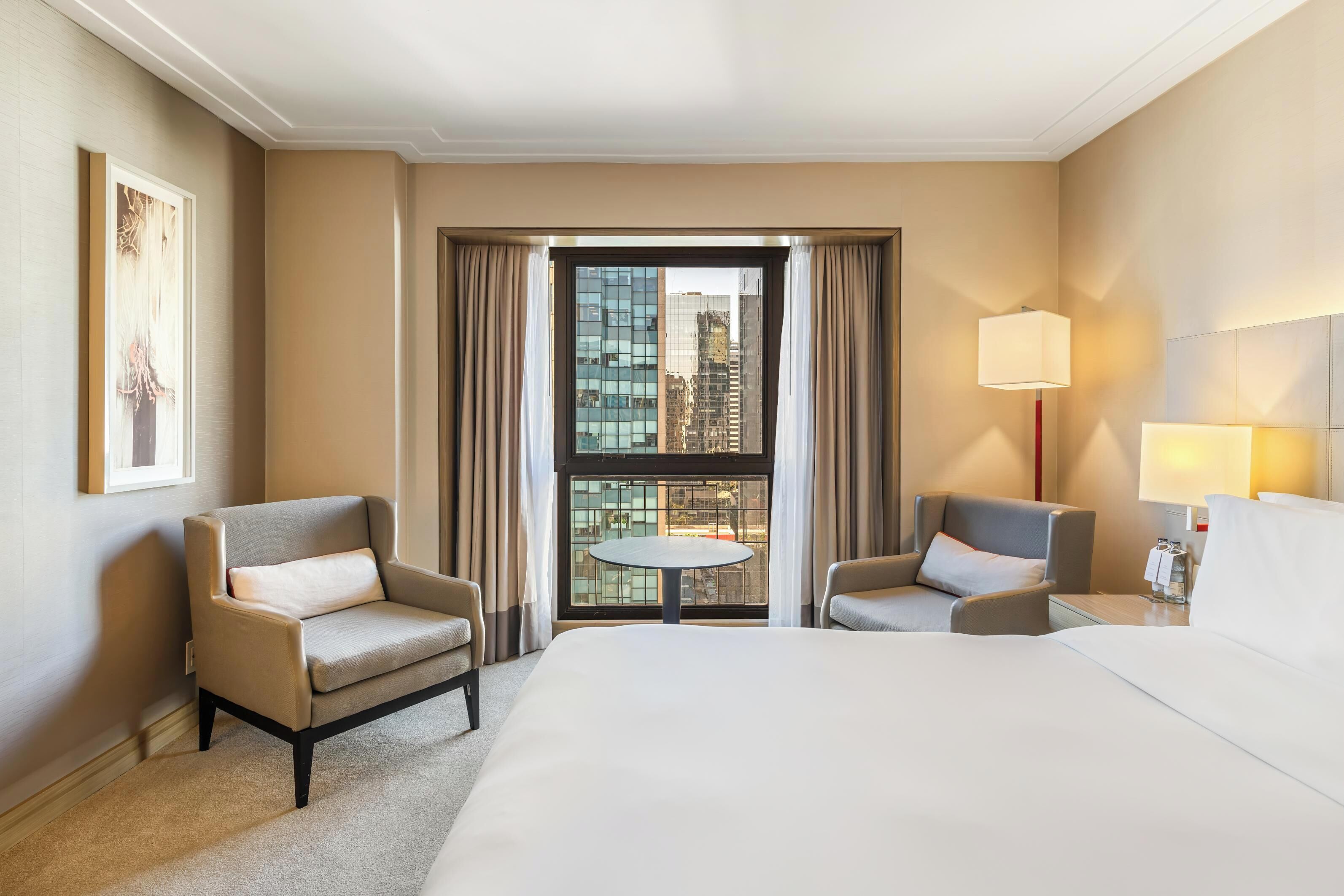 高級寝具、ピロートップベッド、ミニバー、セーフティボックス (室内)