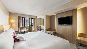 Bộ đồ giường cao cấp, nệm có lớp đệm bông, minibar 