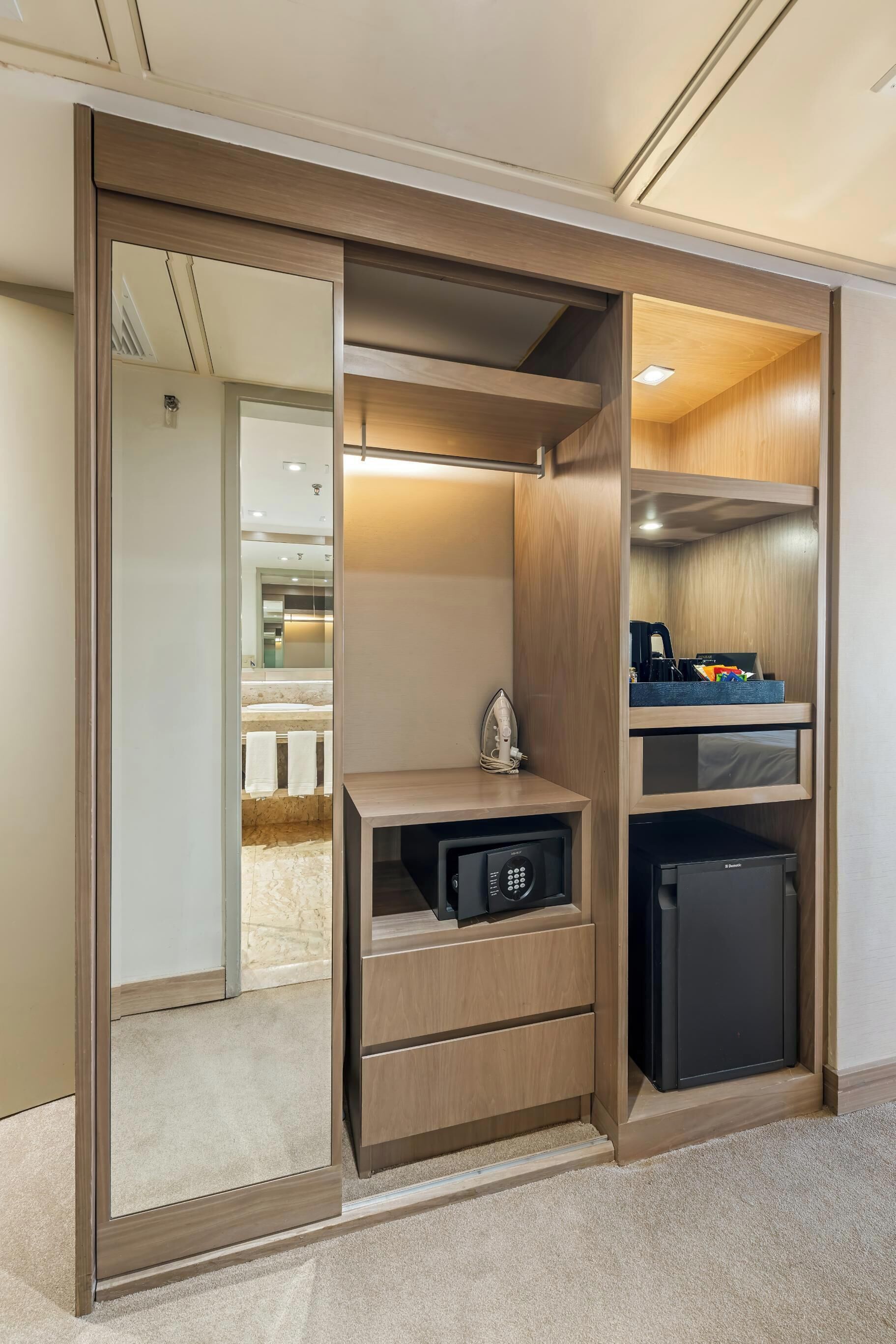 1 bedroom, premium bedding, pillow-top beds, minibar