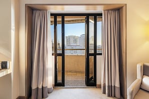 1 bedroom, premium bedding, pillow-top beds, minibar