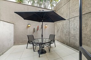 Suite, 1 habitación | Ropa de cama de alta calidad, colchones con acolchado adicional, minibar
