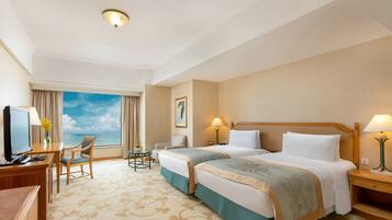 Chambre Supérieure, 2 lits une place, vue mer | Minibar, coffres-forts dans les chambres, bureau, rideaux occultants